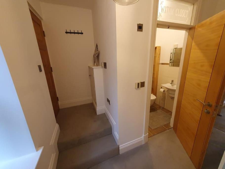 Cosy, Central Apartment สกิปตัน ภายนอก รูปภาพ
